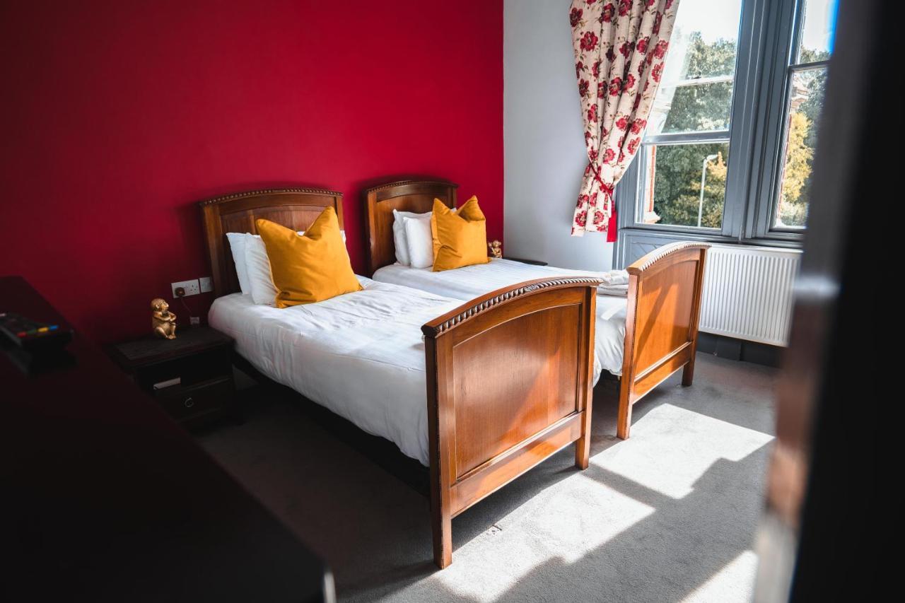 The Godwins Hotel Lugwardine Buitenkant foto